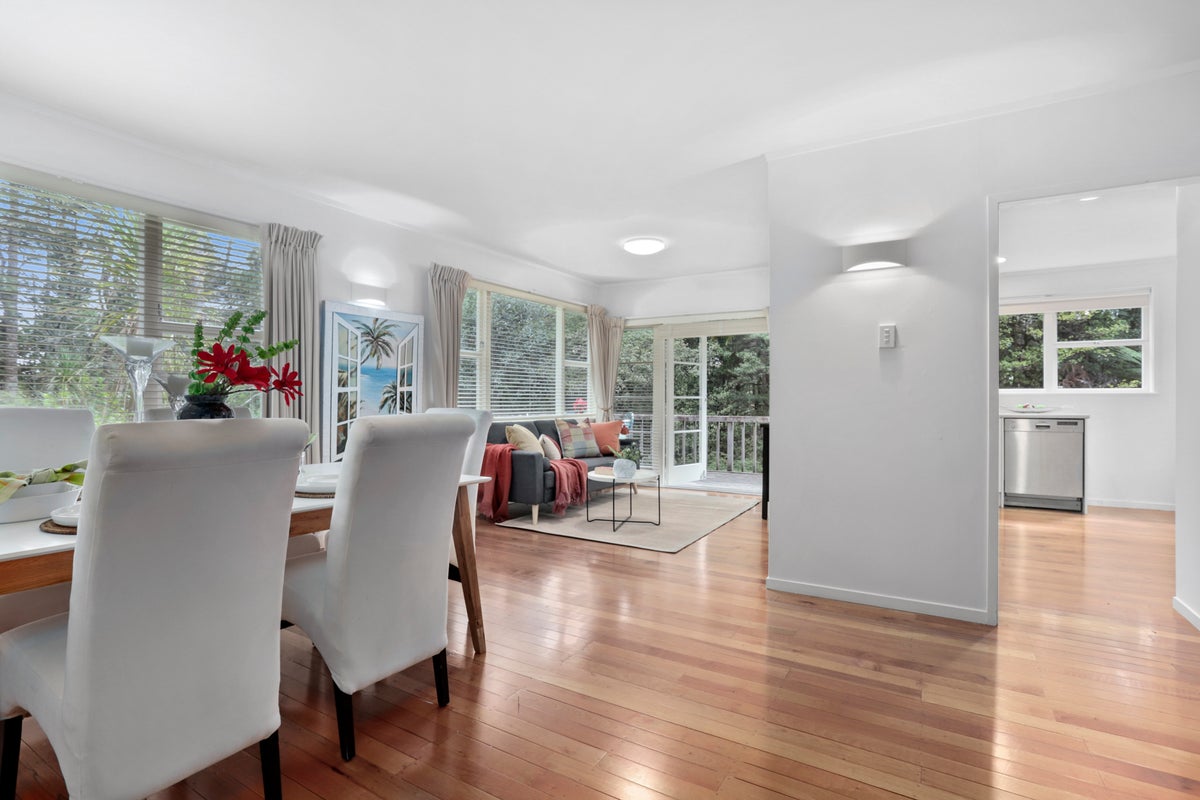 123 Konini Road, Titirangi, Auckland - Carousel 1
