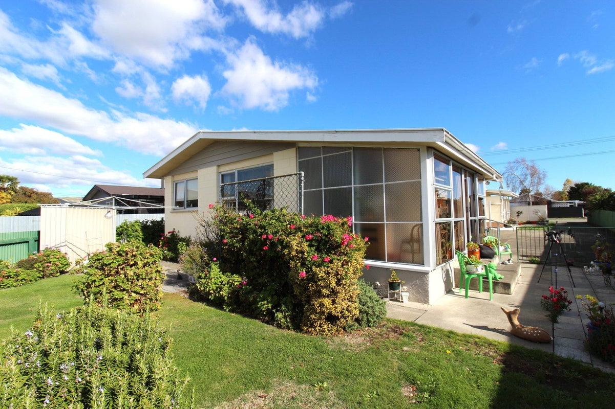 2/71 Weld Street, Redwoodtown, Blenheim - Carousel 1
