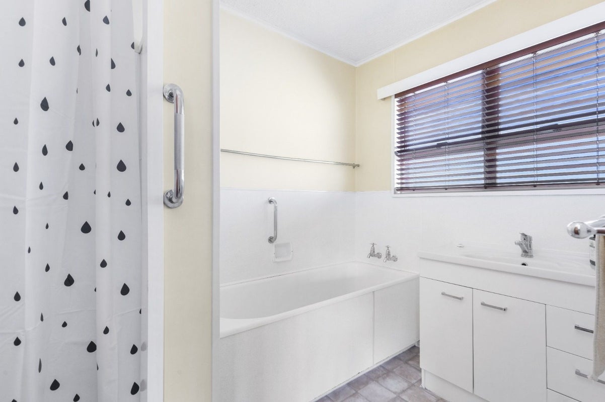 6 Morrow Avenue, St Andrews, Hamilton - Carousel 15