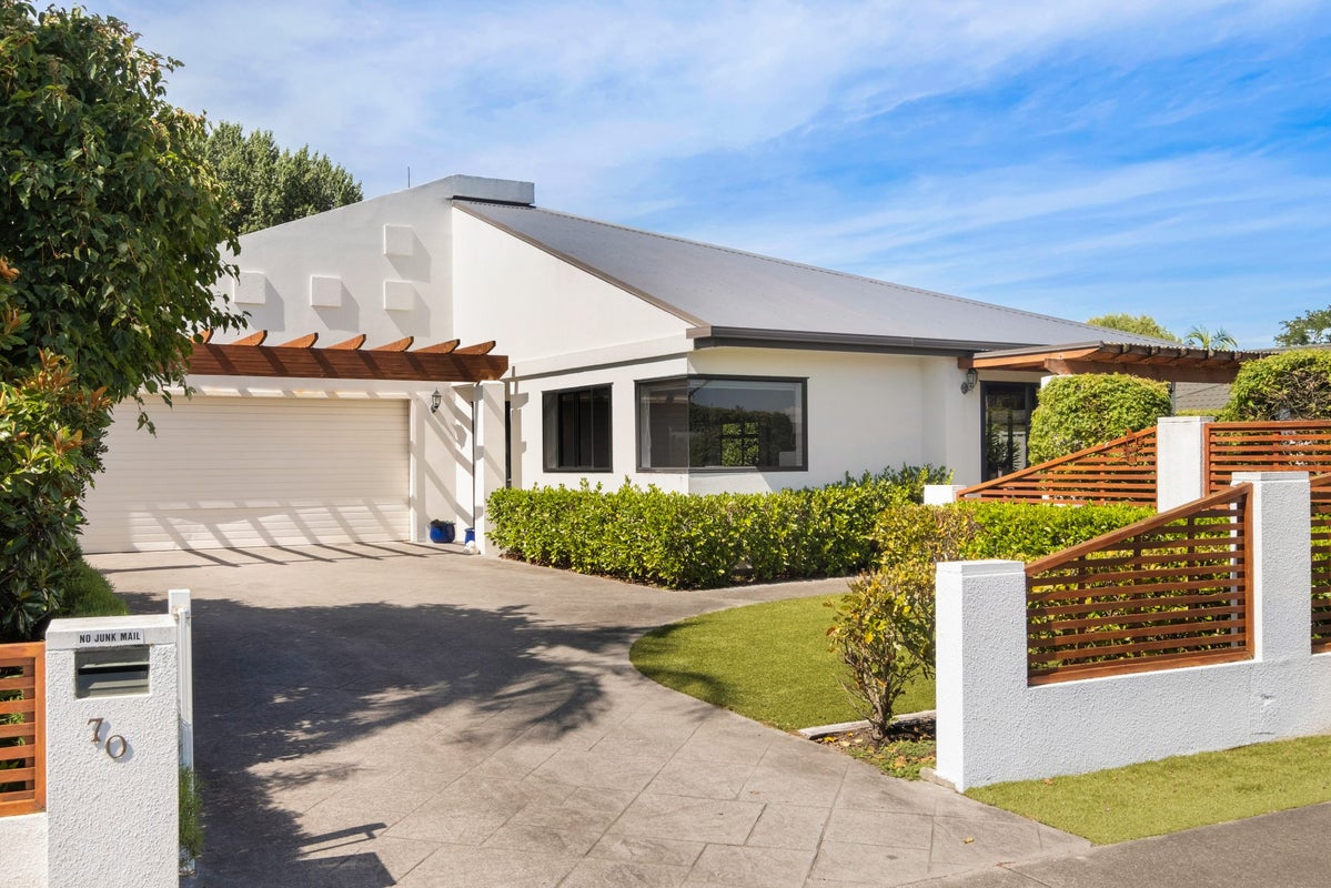 70 Potae Avenue, Lytton West, Gisborne - Carousel 1