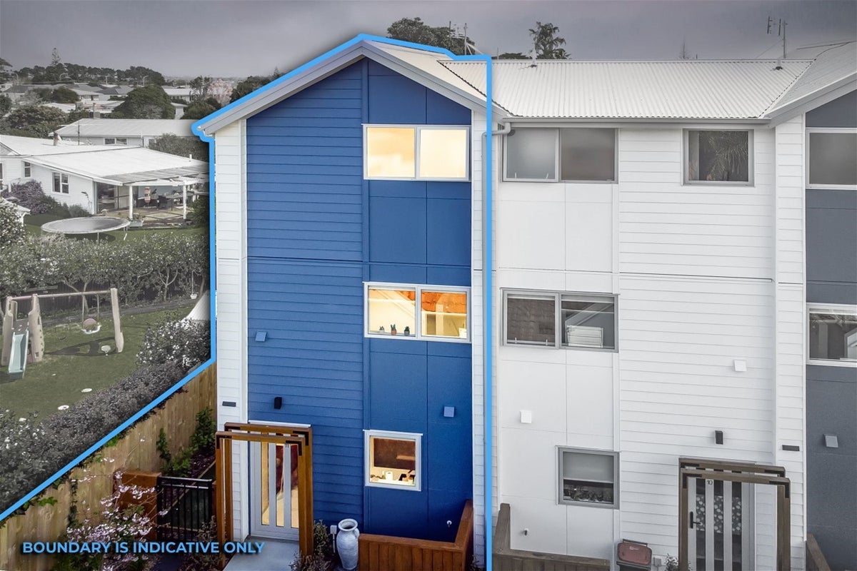 11/8 Yeovil Road, Te Atatū Peninsula, Auckland - Carousel 2