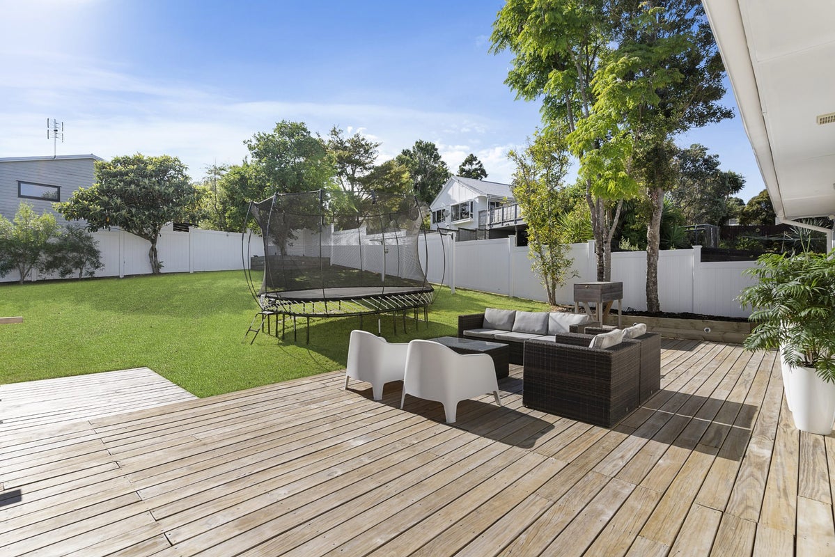 11 Lanigan Street, Birkdale, Auckland - Carousel 2