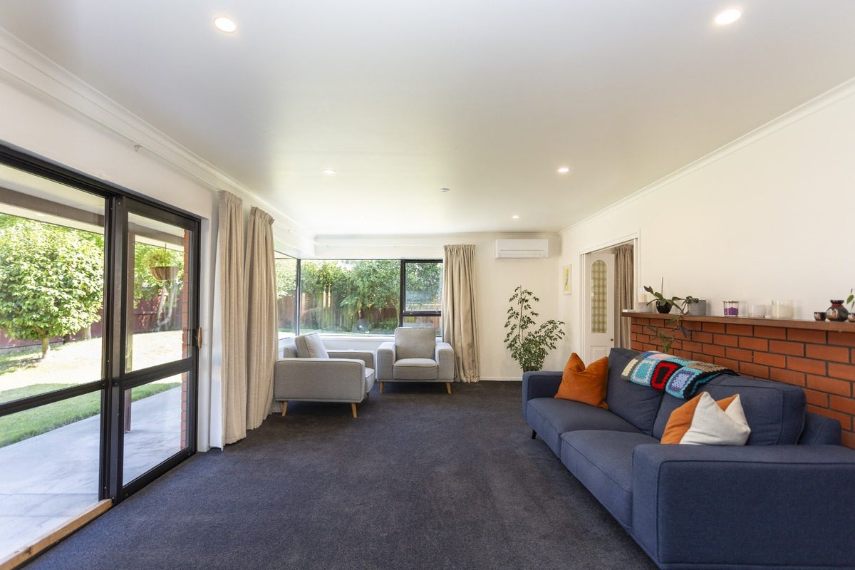 6 Merrin Street, Avonhead, Christchurch - Carousel 2
