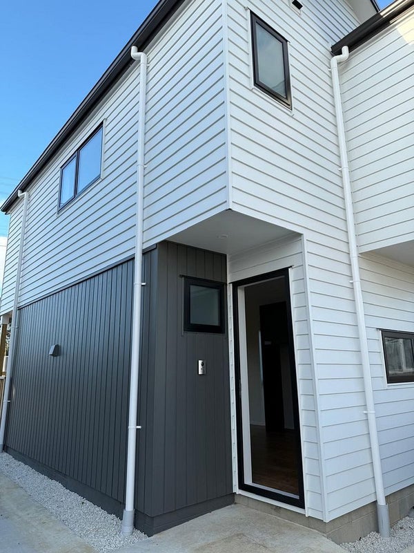 2/11 Camp Road, Mount Wellington, Auckland - Carousel 2