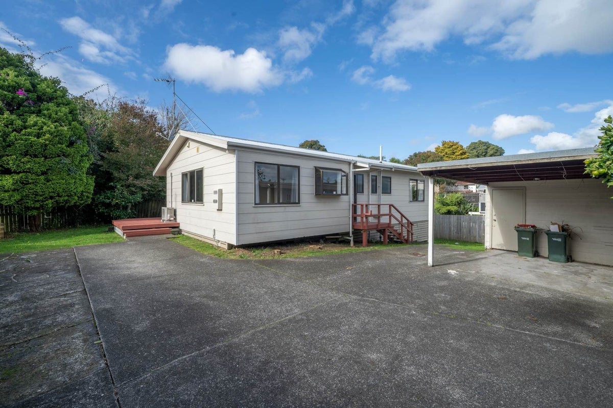 2/6 Esperanto Road, Papatoetoe, Auckland - Carousel 1