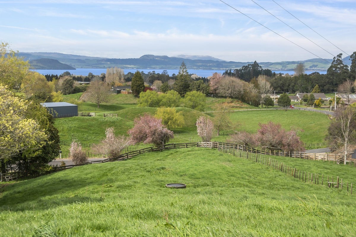 207 Oturoa Road, Rotorua - Carousel 1
