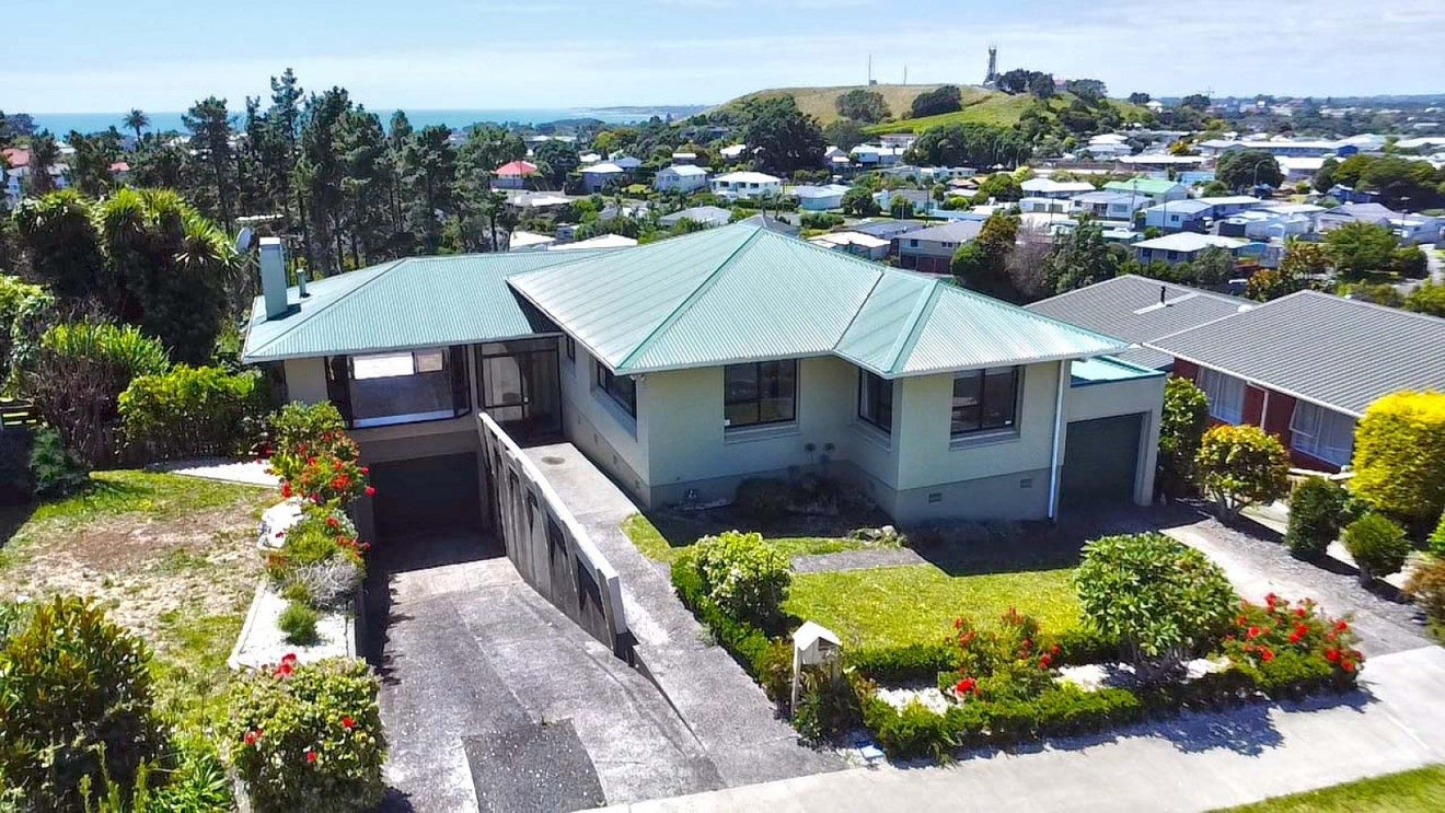 47 Crownhill Street, Spotswood, New Plymouth - Carousel 1