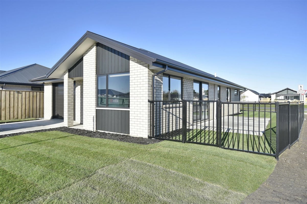 2 Antill Street, Woodend, Woodend - Carousel 1