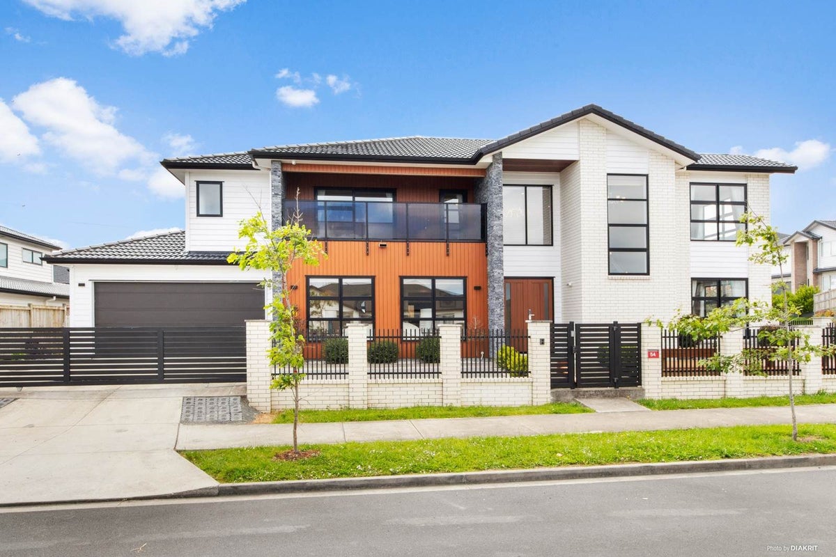 54 Cooladawson Drive, Flat Bush, Auckland - Carousel 1