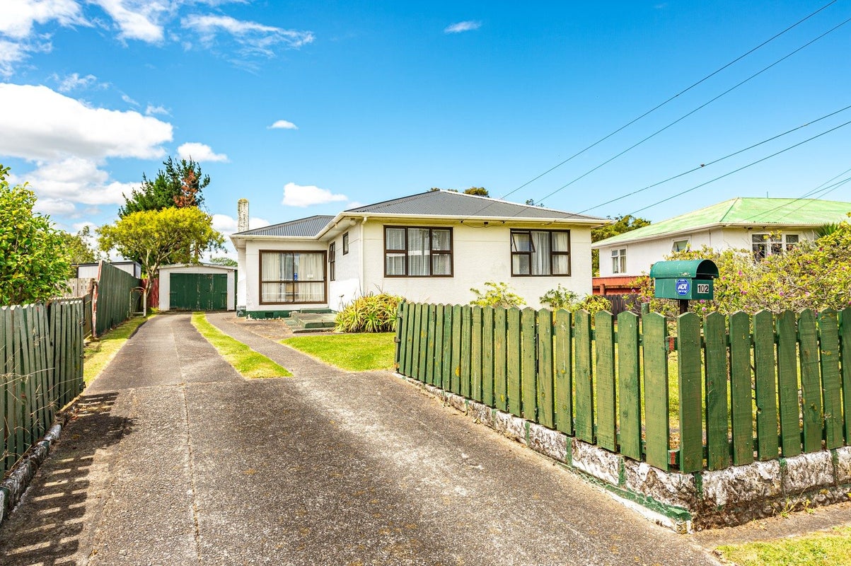 102 Talbot Street, Whanganui East, Whanganui - Carousel 1