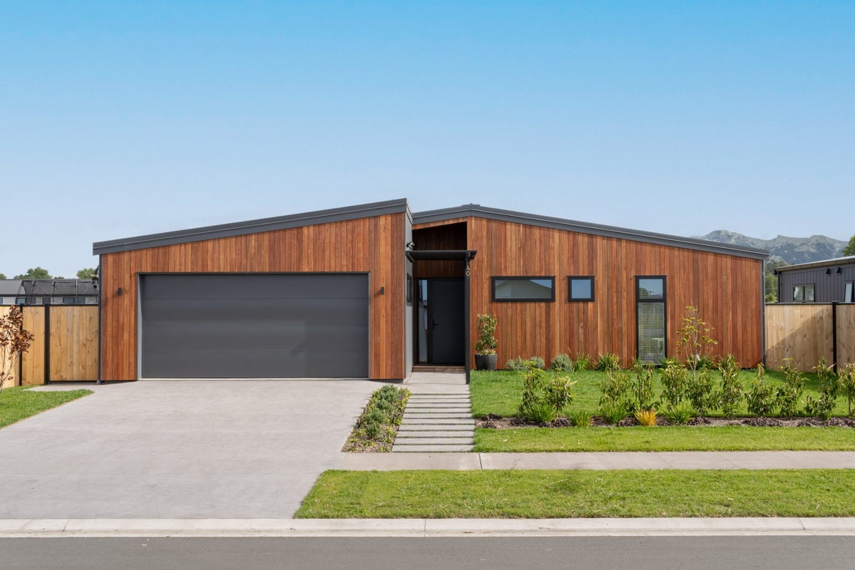 40 Mangamoteo Street, LYTTON WEST, GISBORNE - Carousel 1