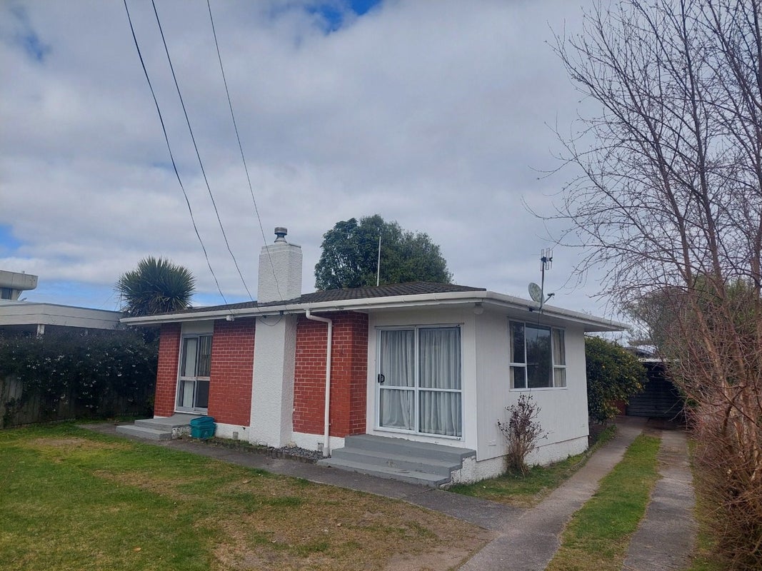 7 Whakaipo Avenue, Taupo, Taupo - Carousel 1