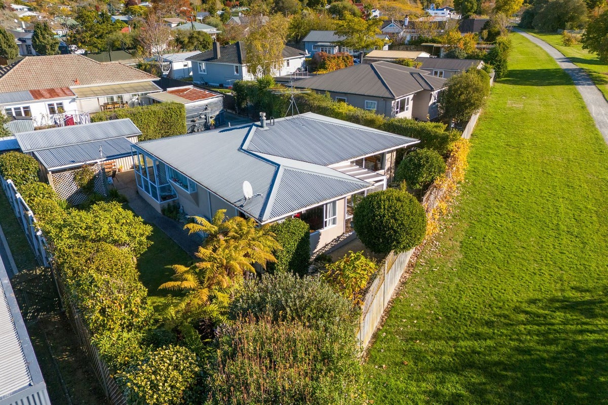 83A Whitby Road, Wakefield - Carousel 1