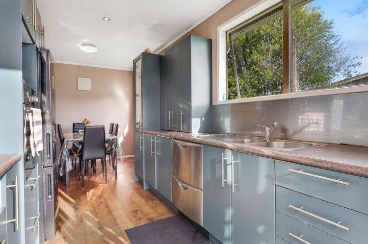 7 Le Havre Place, Takanini, Auckland - Carousel 2