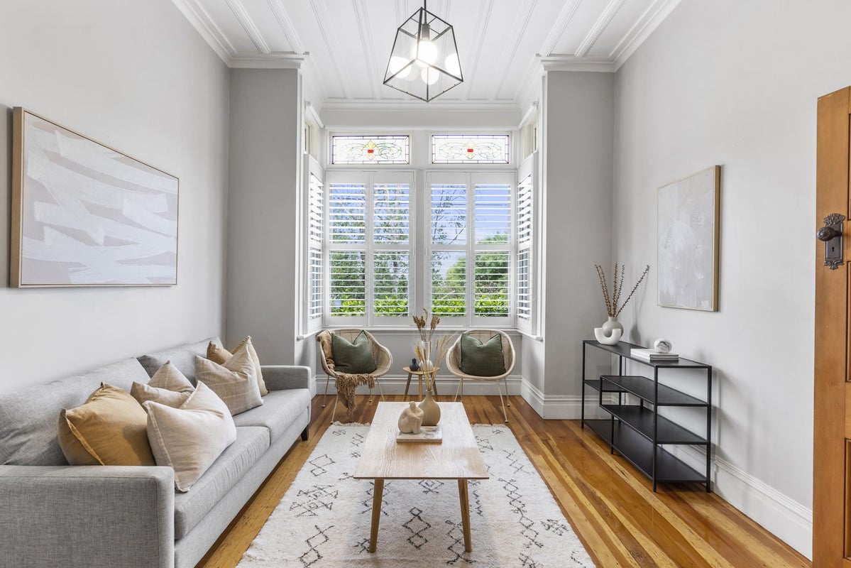 25 Mountain View Road, Morningside, Auckland - Carousel 2