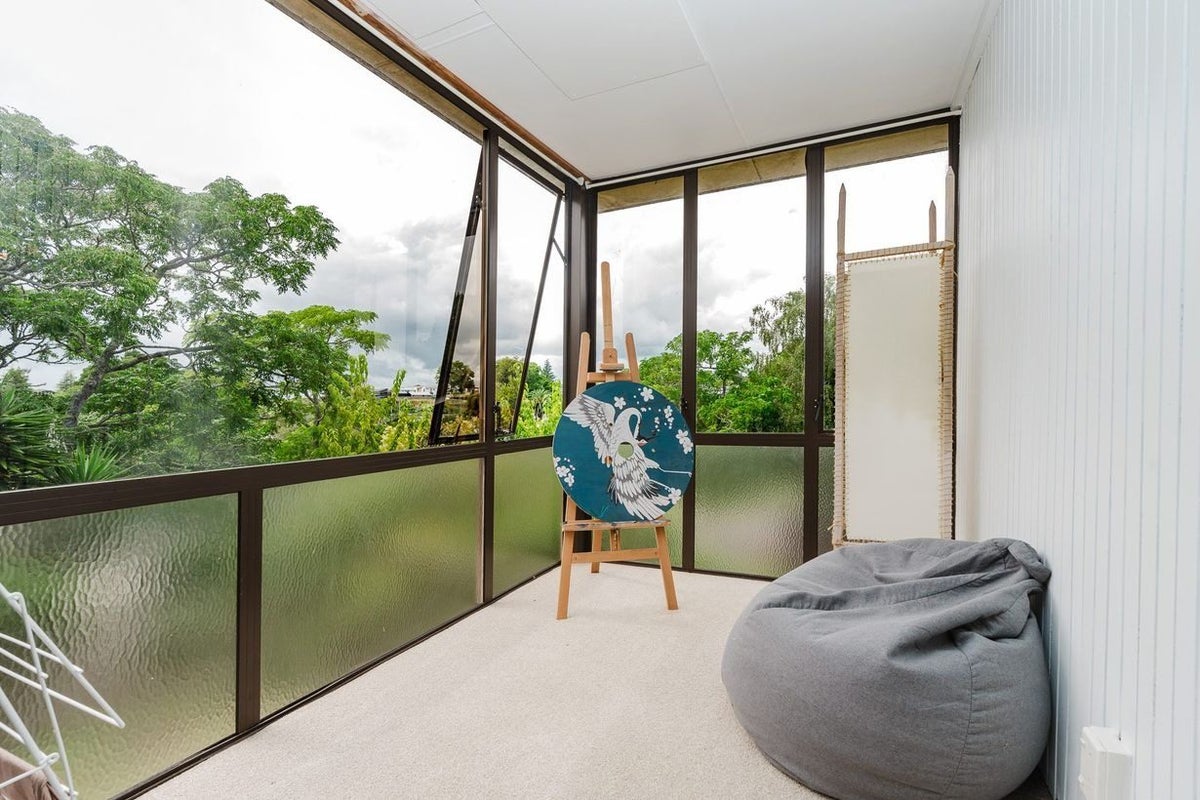 6 Exeter Street, Glenview, Hamilton - Carousel 1