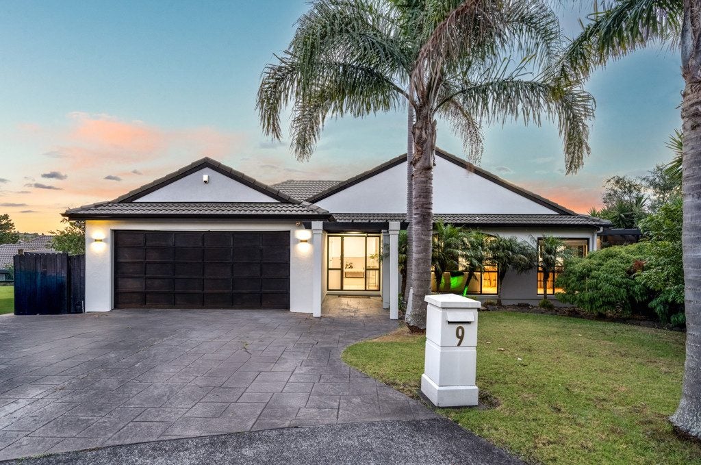 9 Owenbeg Rise, Dannemora, Auckland - Carousel 1