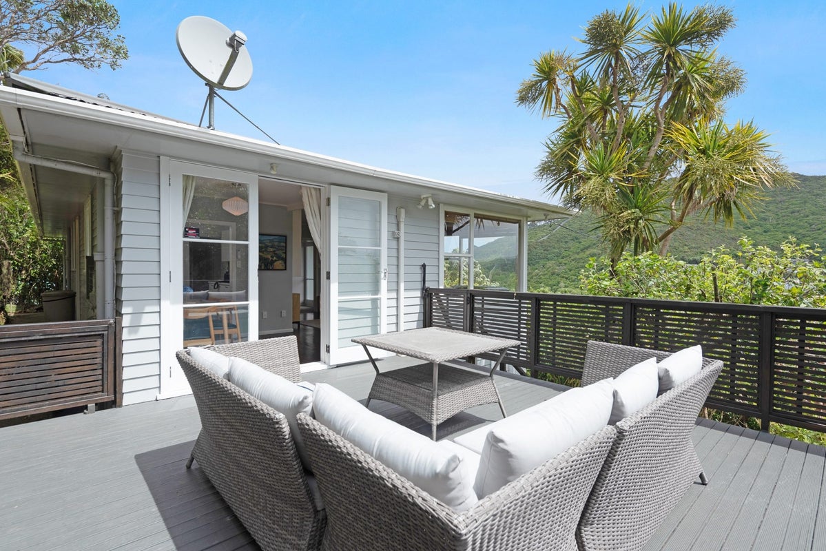 35 Croydon Street, Karori, Wellington - Carousel 1