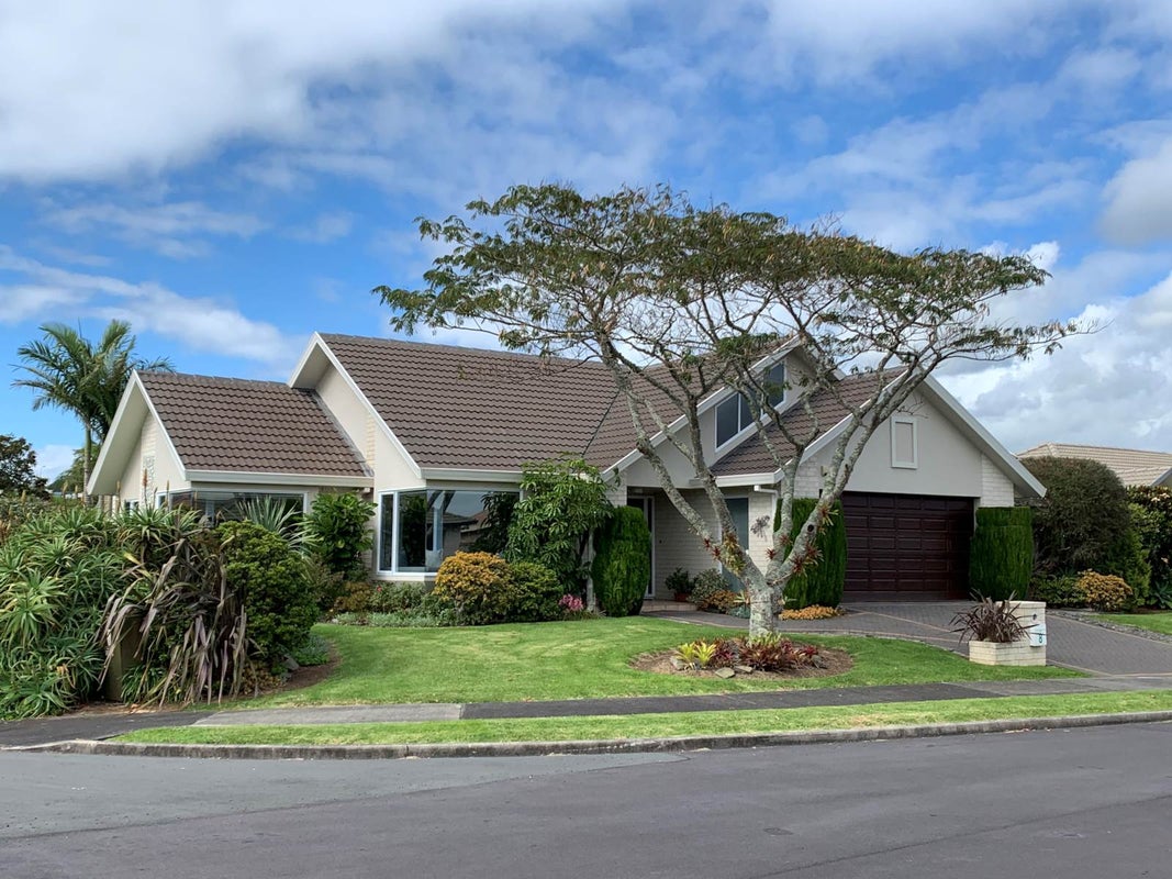 8 Keswick Close, Northpark, Auckland - Carousel 1