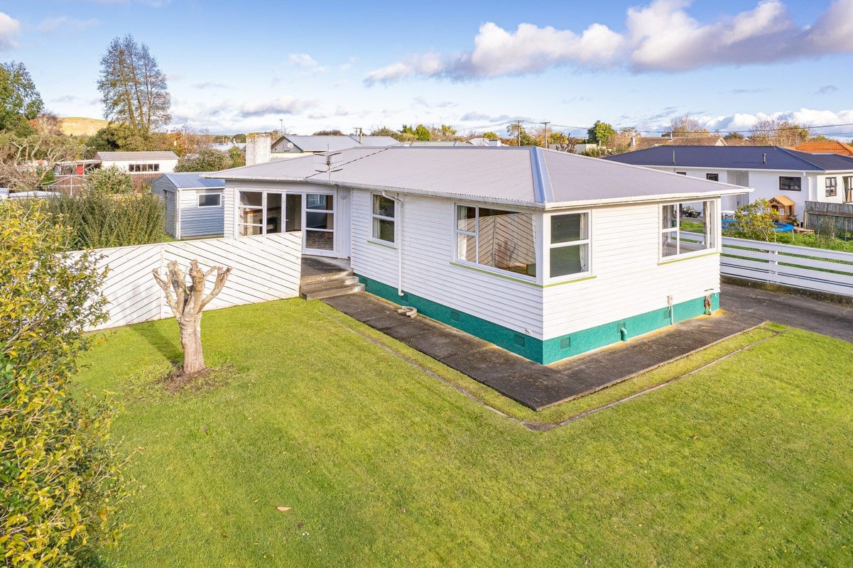 57 Paterson Street, Aramoho, Whanganui - Carousel 1