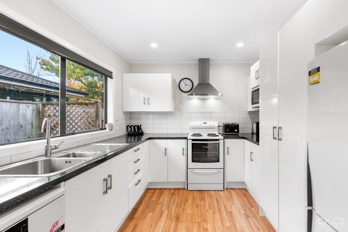 328B Oxford Terrace, Avalon, Lower Hutt - Carousel 2