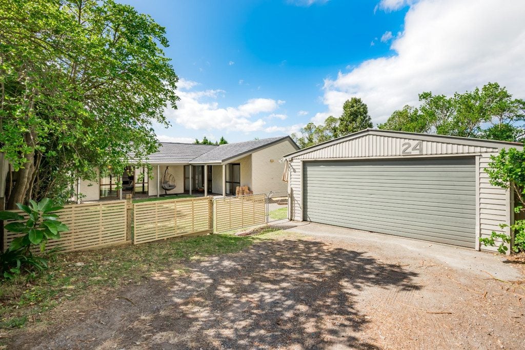 24 Island View Terrace, Waikanae Beach, Waikanae - Carousel 1