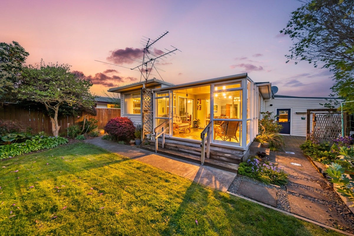16A Sheridan Crescent, Trentham, Upper Hutt - Carousel 1