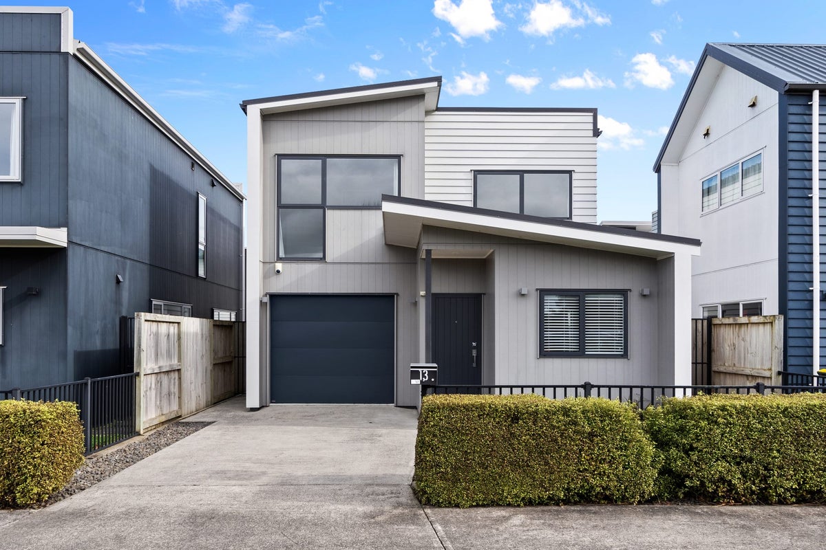 13 Anna Jean Crescent, Flagstaff, Hamilton - Carousel 1