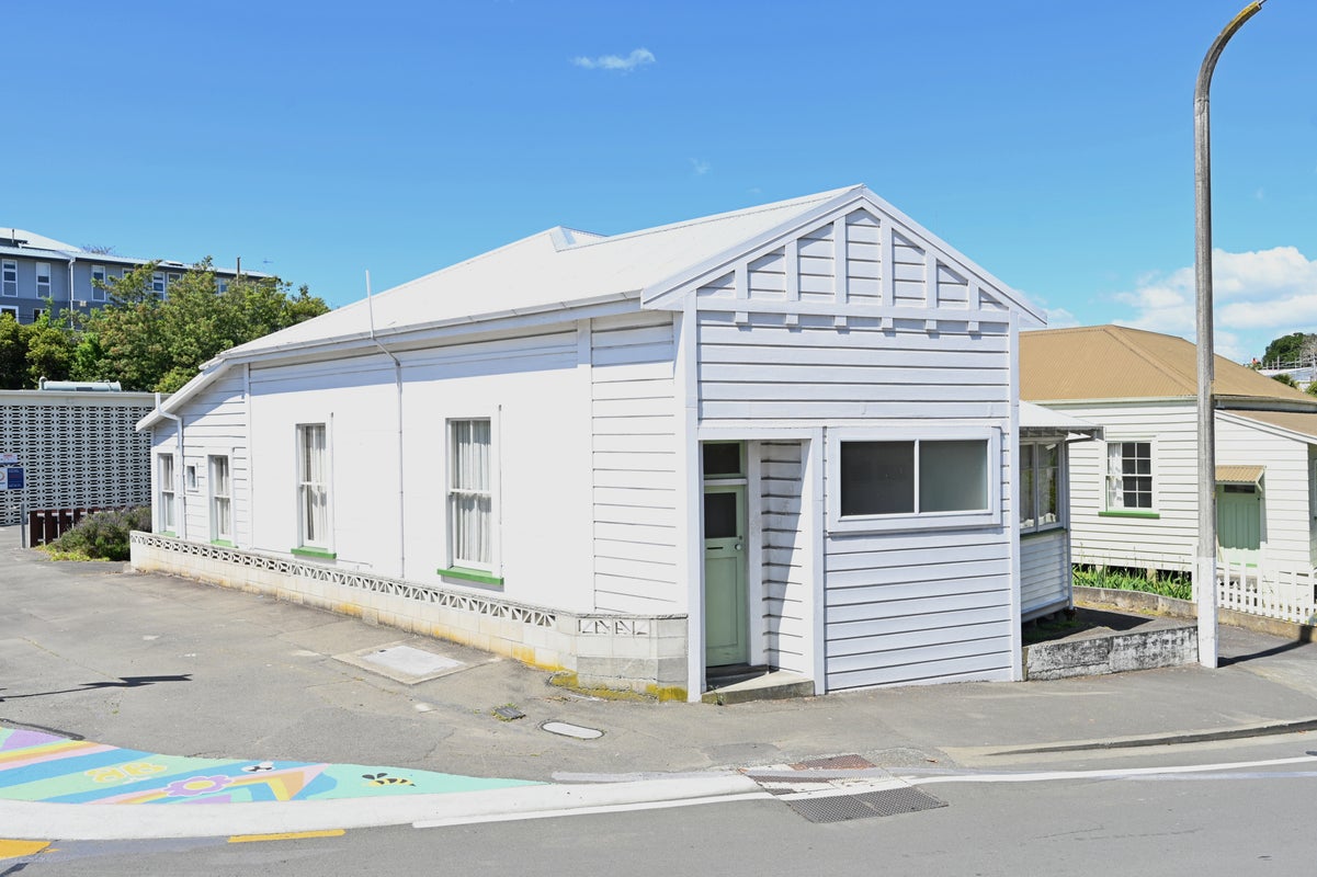 63 Shakespeare Road, Bluff Hill, Napier - Carousel 1
