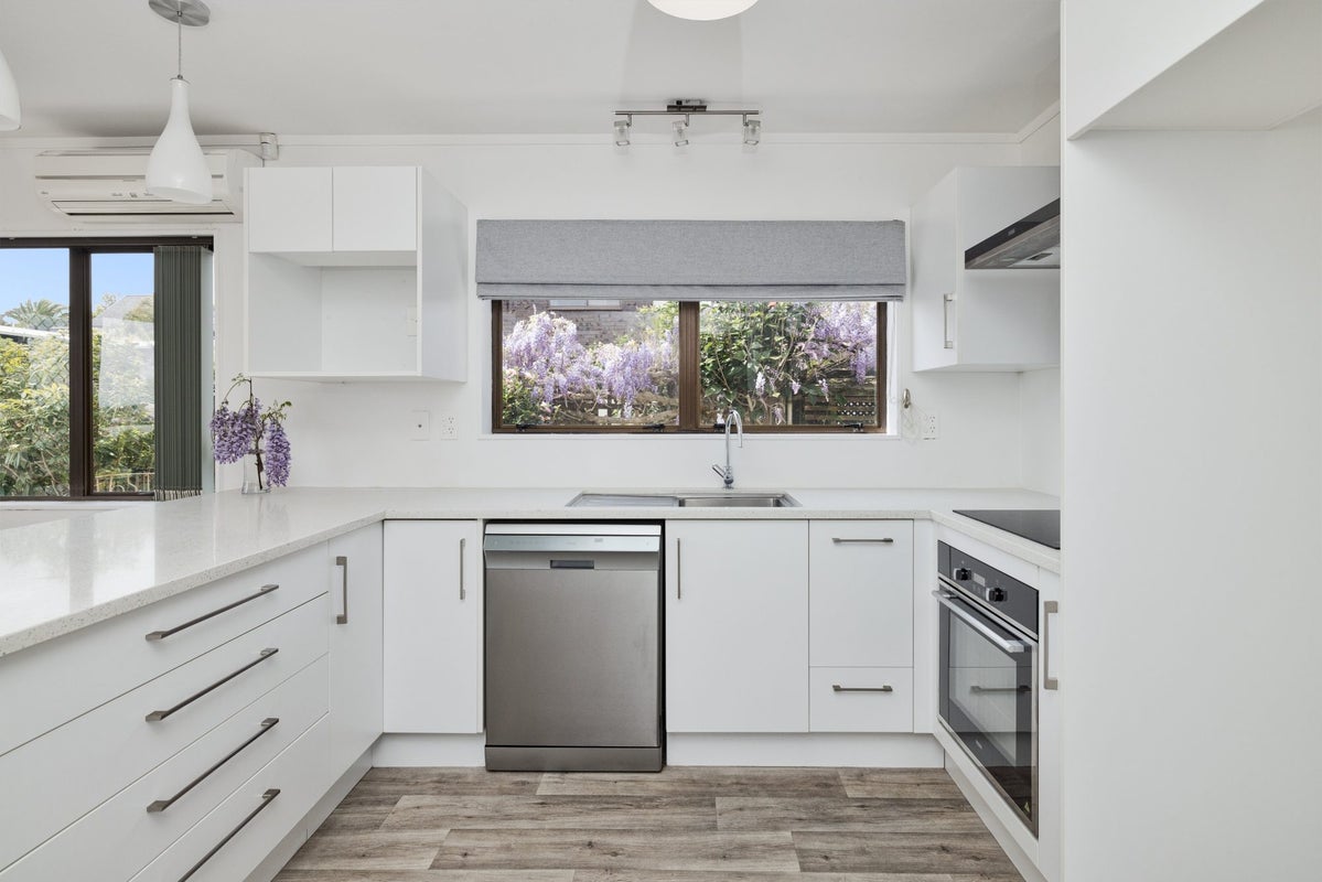 39 Corinna Street, Welcome Bay, Tauranga - Carousel 2