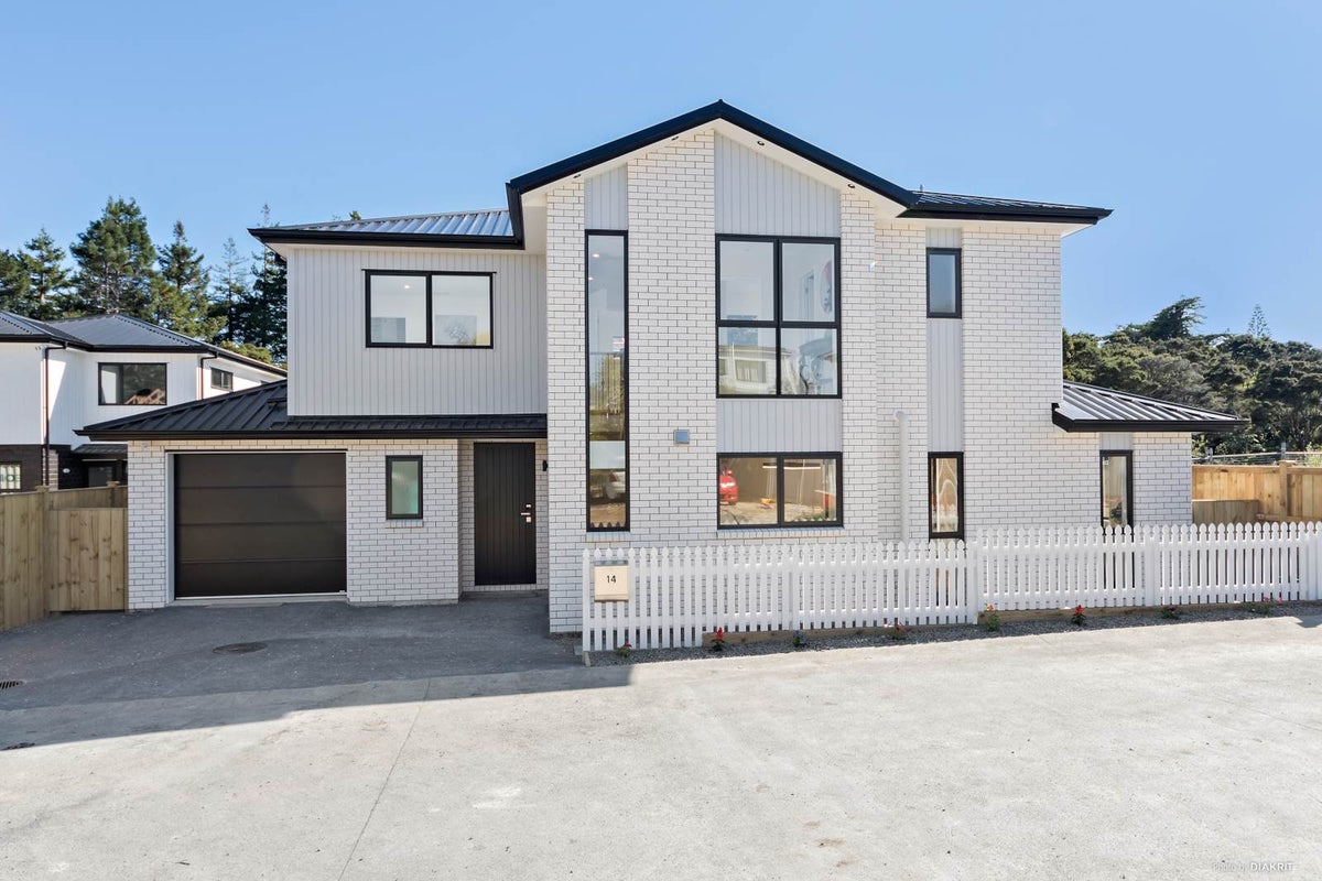 14 Hava place, Green Bay, Auckland - Carousel 2