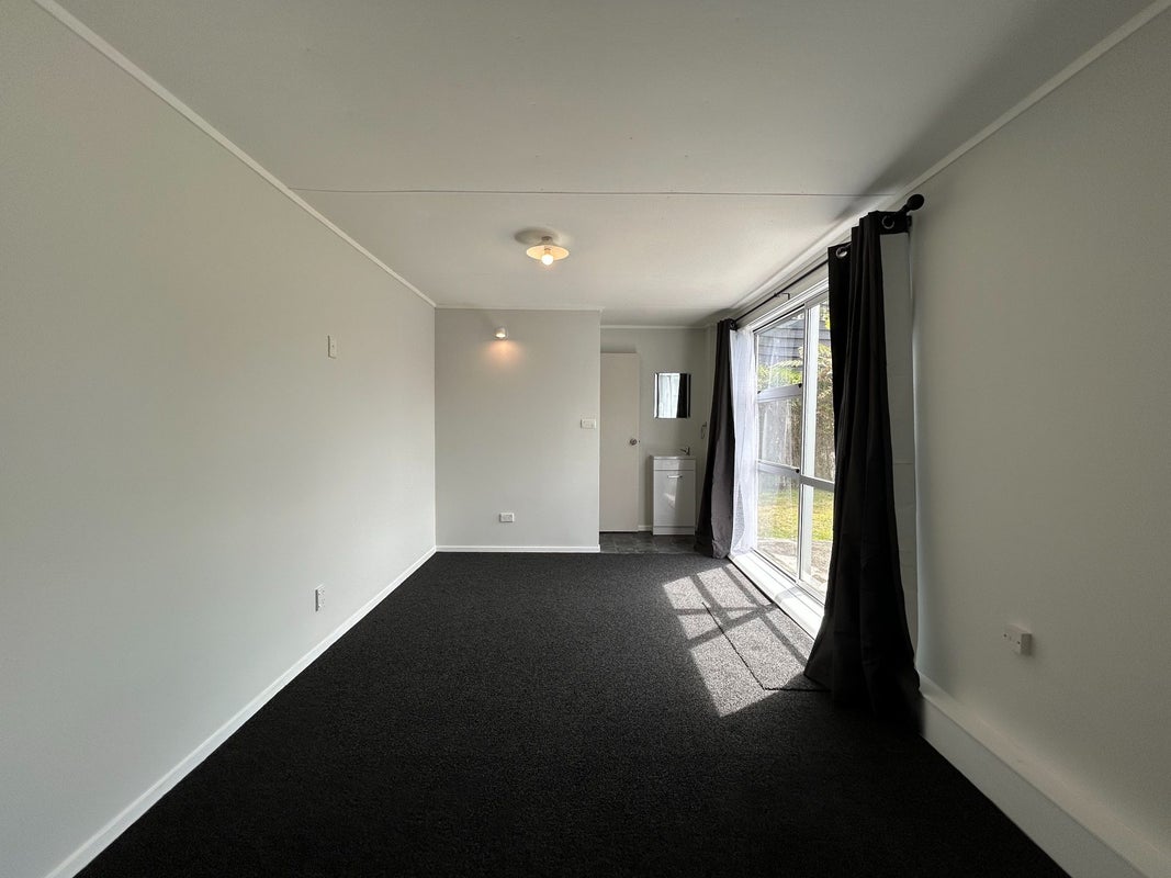 19 Camellia Avenue, Bell Block, New Plymouth - Carousel 2