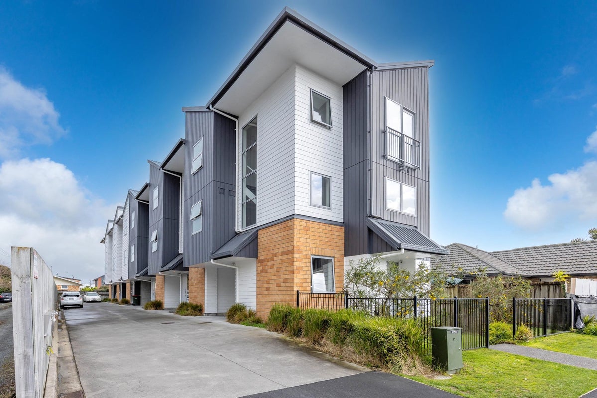 2/47 Cameron Road, Hamilton East, Hamilton - Carousel 1