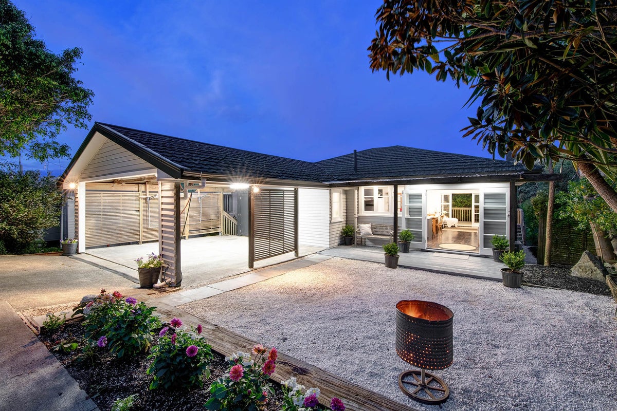3 Moffat Road, Red Beach, Whangaparaoa - Carousel 2