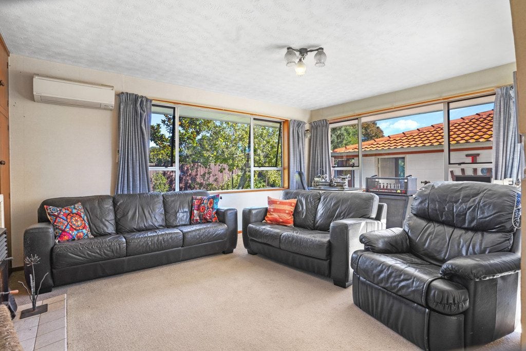 6 Fenmere Place, Burwood, Christchurch - Carousel 2