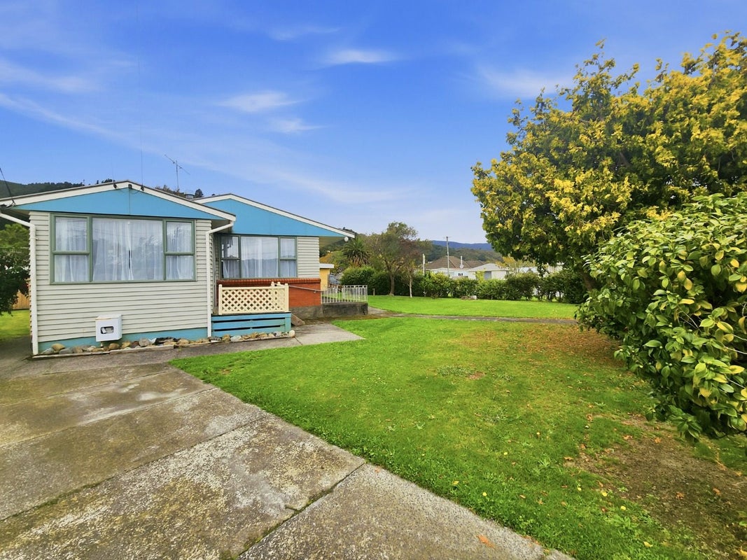 2 Miles Crescent, Wainuiomata, Lower Hutt - Carousel 1