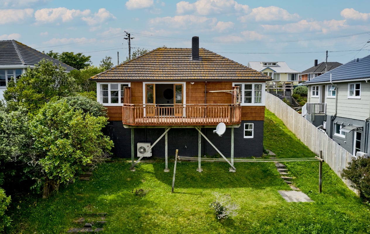 13 Fisher Street, Johnsonville, Wellington - Carousel 1