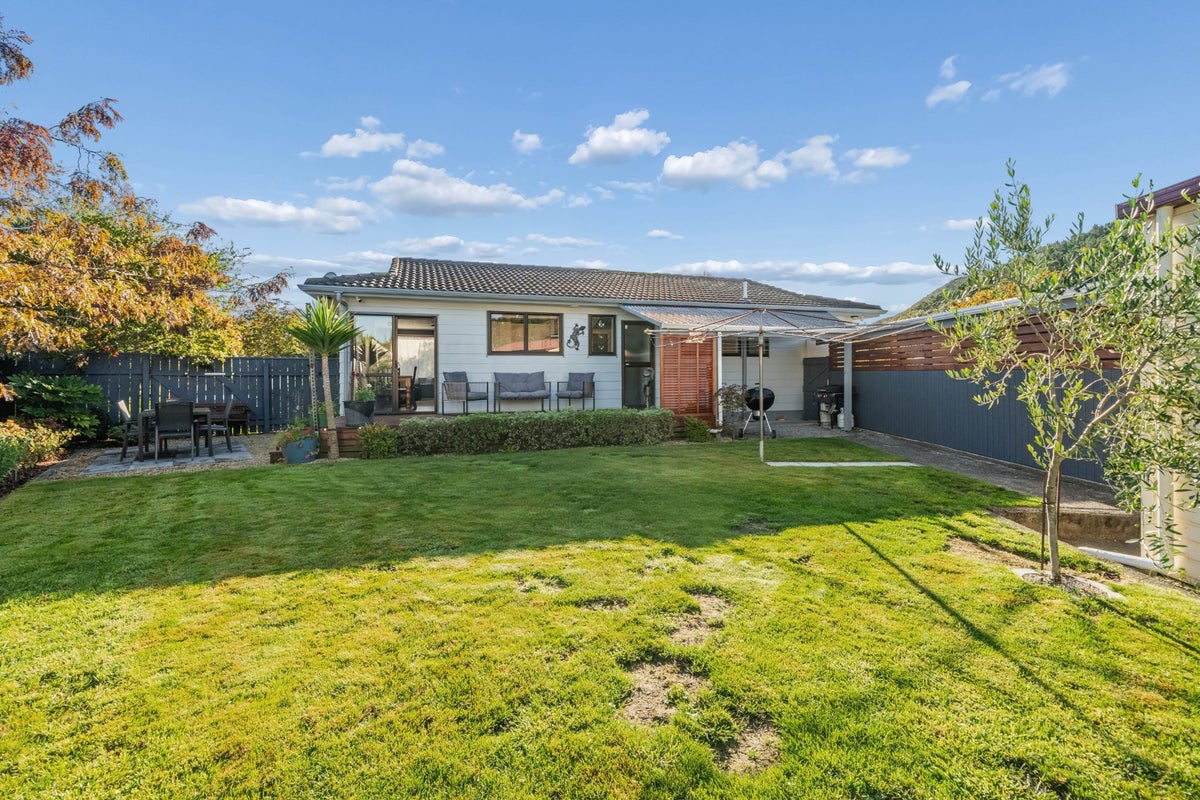 6 Topaz Street, Birchville, Upper Hutt - Carousel 26