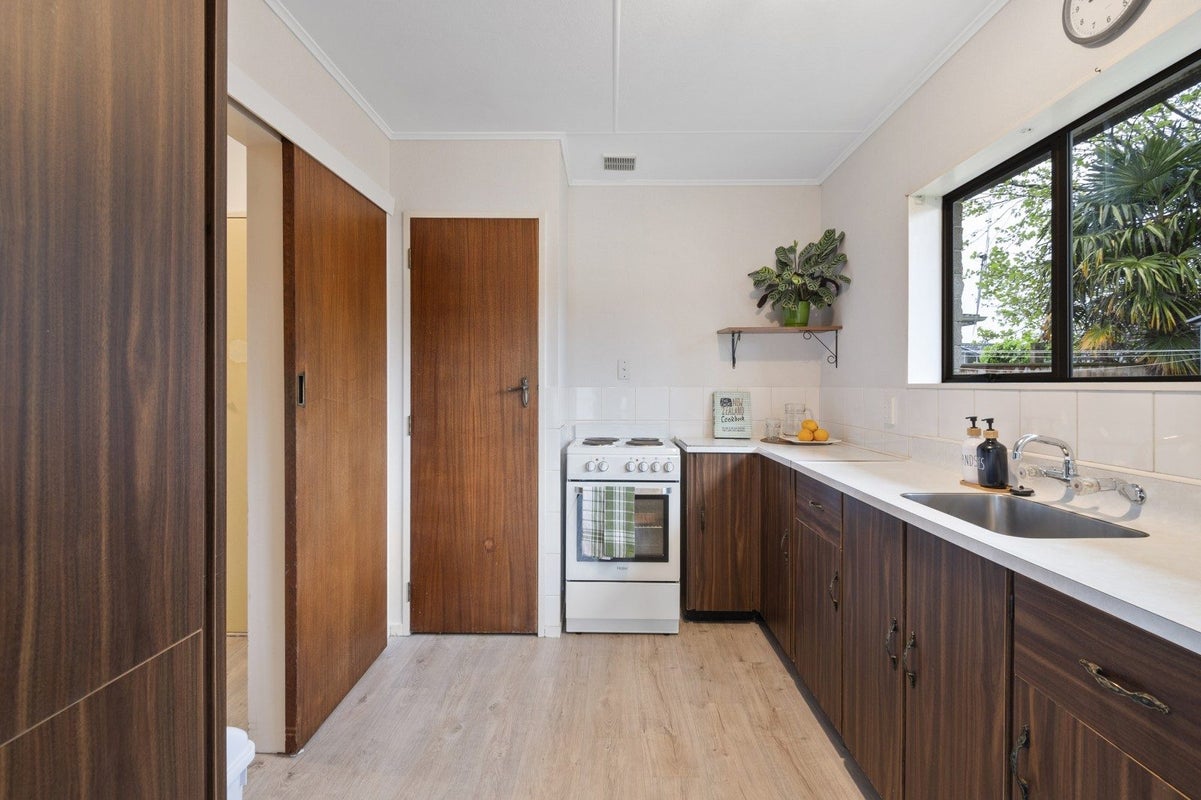 4 Bethel Court, Milson, Palmerston North - Carousel 2