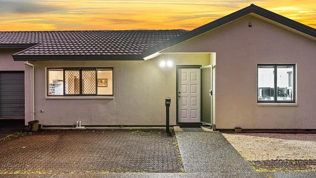 11C Sturges Road, Henderson, Auckland - Carousel 1