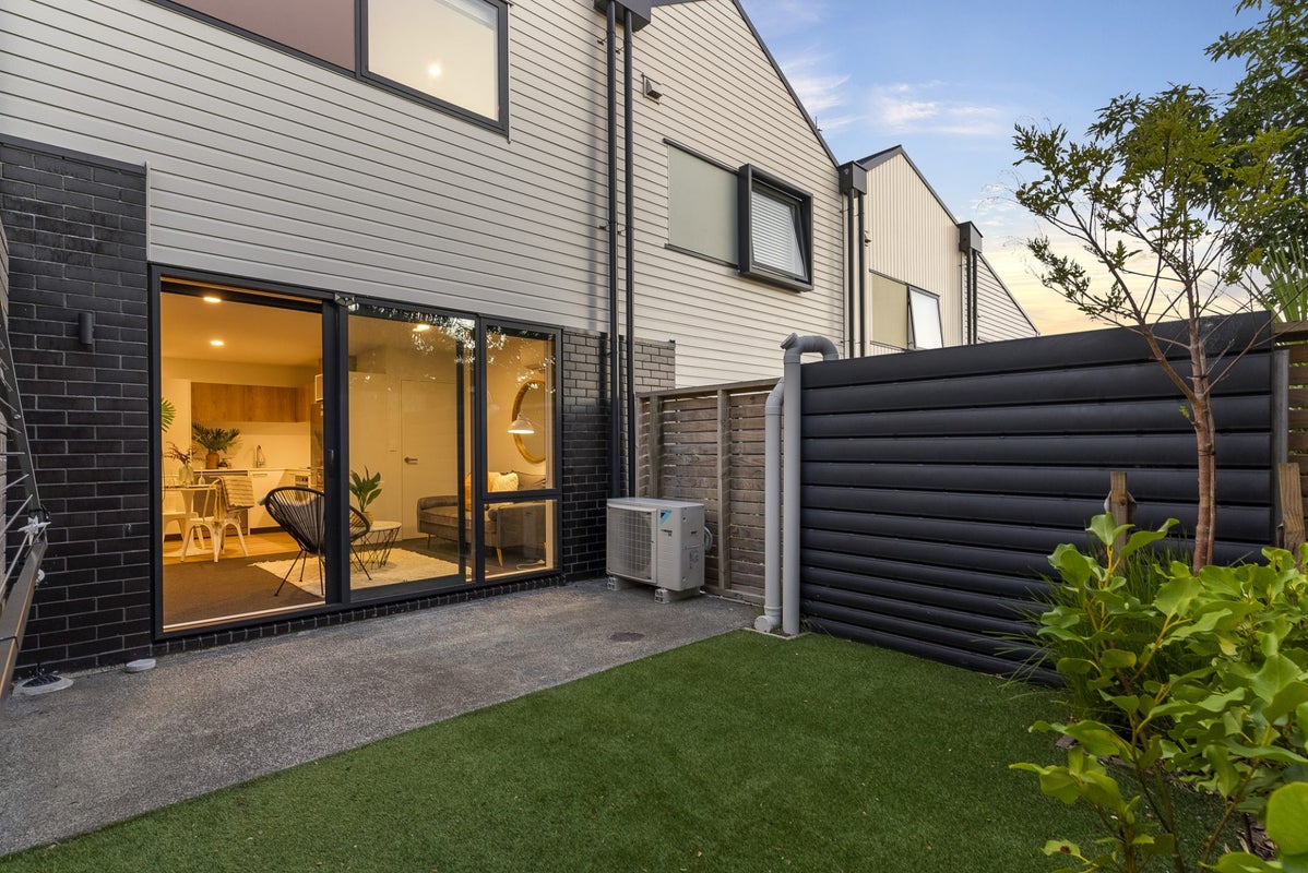 5 Panoni Lane, Howick, Auckland - Carousel 1