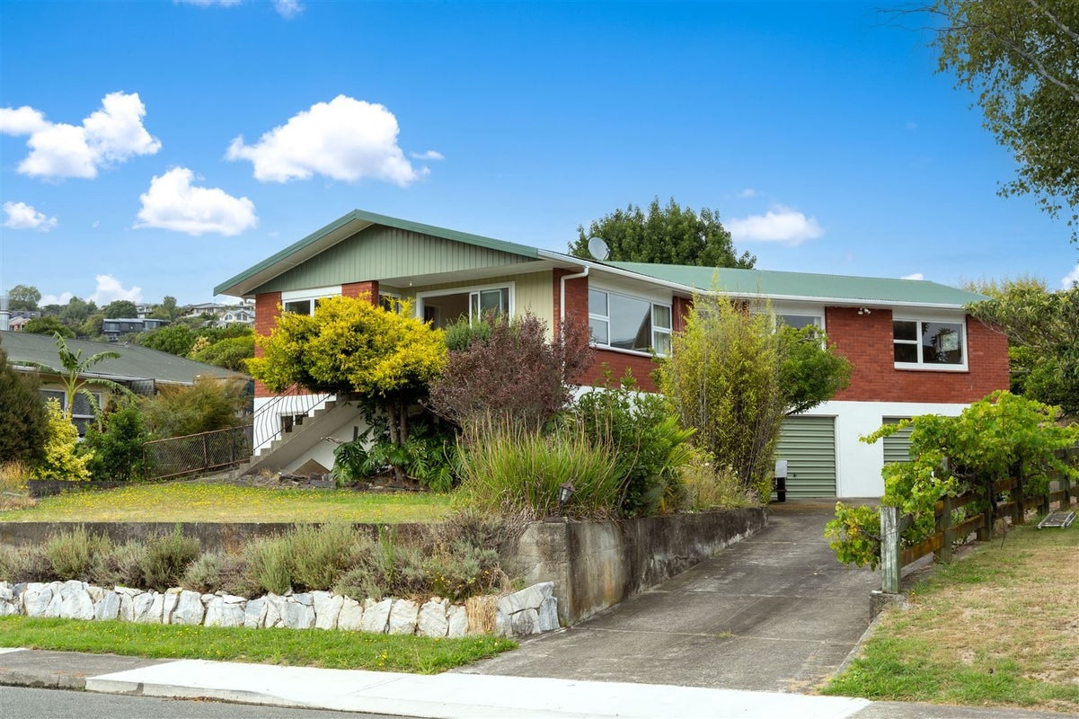39 Cawthron Crescent, Annesbrook, Nelson - Carousel 1