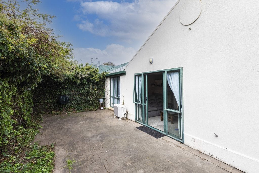3/238 Stanmore Road, Richmond, Christchurch - Carousel 1