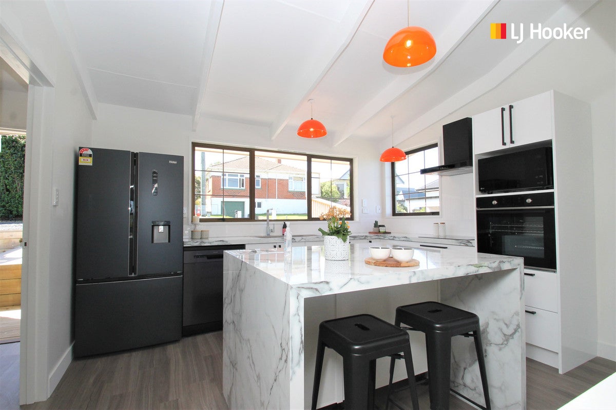 15 Havelock Street, Mornington, Dunedin - Carousel 1