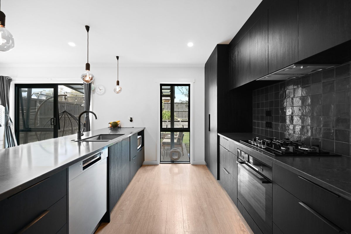 70 Maanihi Drive, Rototuna North, Hamilton - Carousel 2
