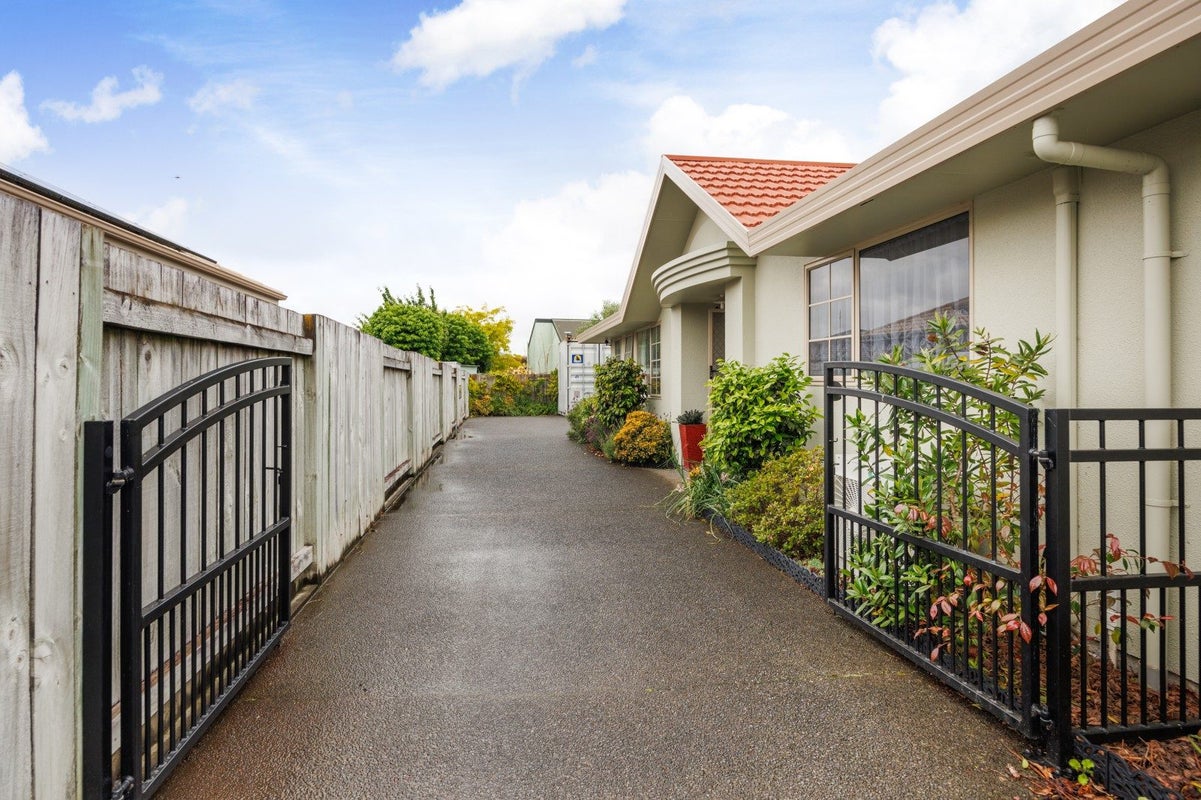27 Leander Place, Milson, Palmerston North - Carousel 21