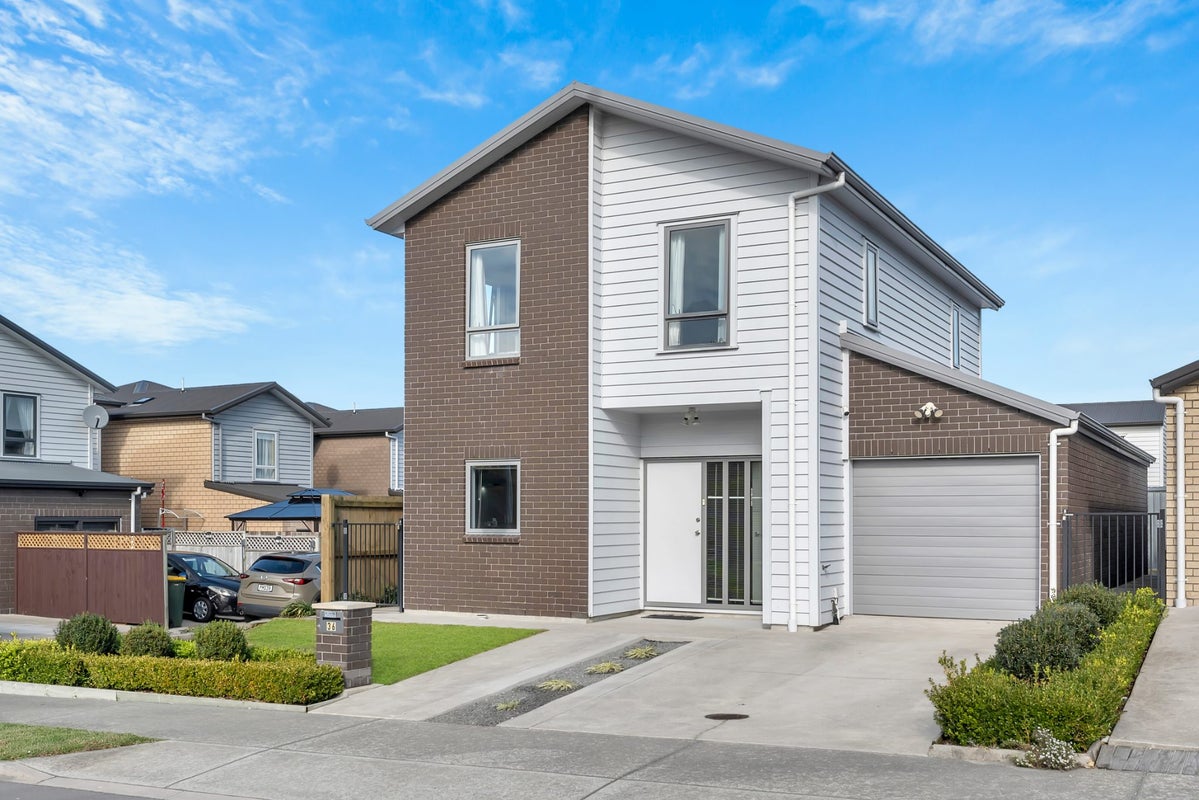 36 Kuurae Crescent, Weymouth, Auckland - Carousel 1