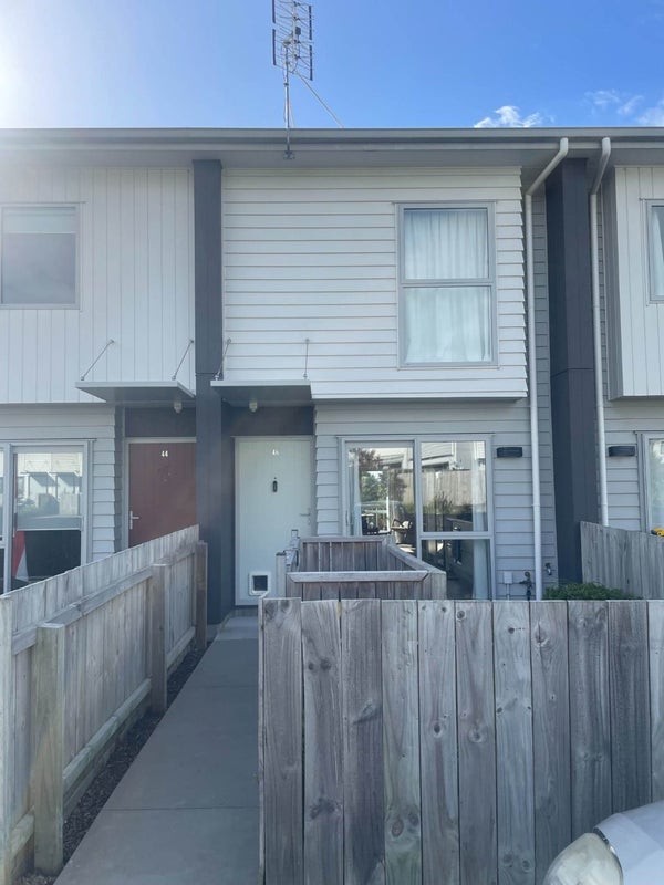 46 Matawhanga Drive, Wattle Downs, Auckland - Carousel 1