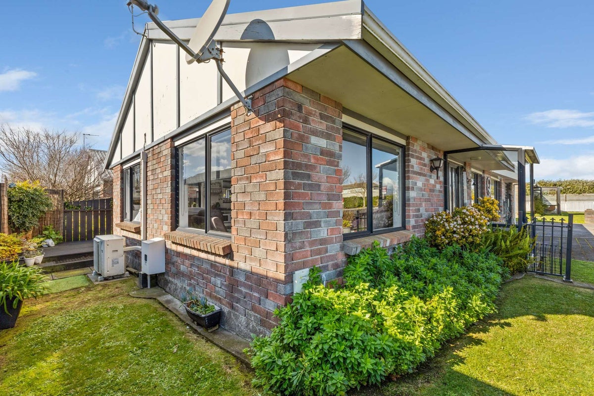 219/1 Coronation Avenue, WELBOURN, NEW PLYMOUTH - Carousel 1