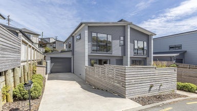 31 Brindle Way, Newlands, Wellington - Carousel 1